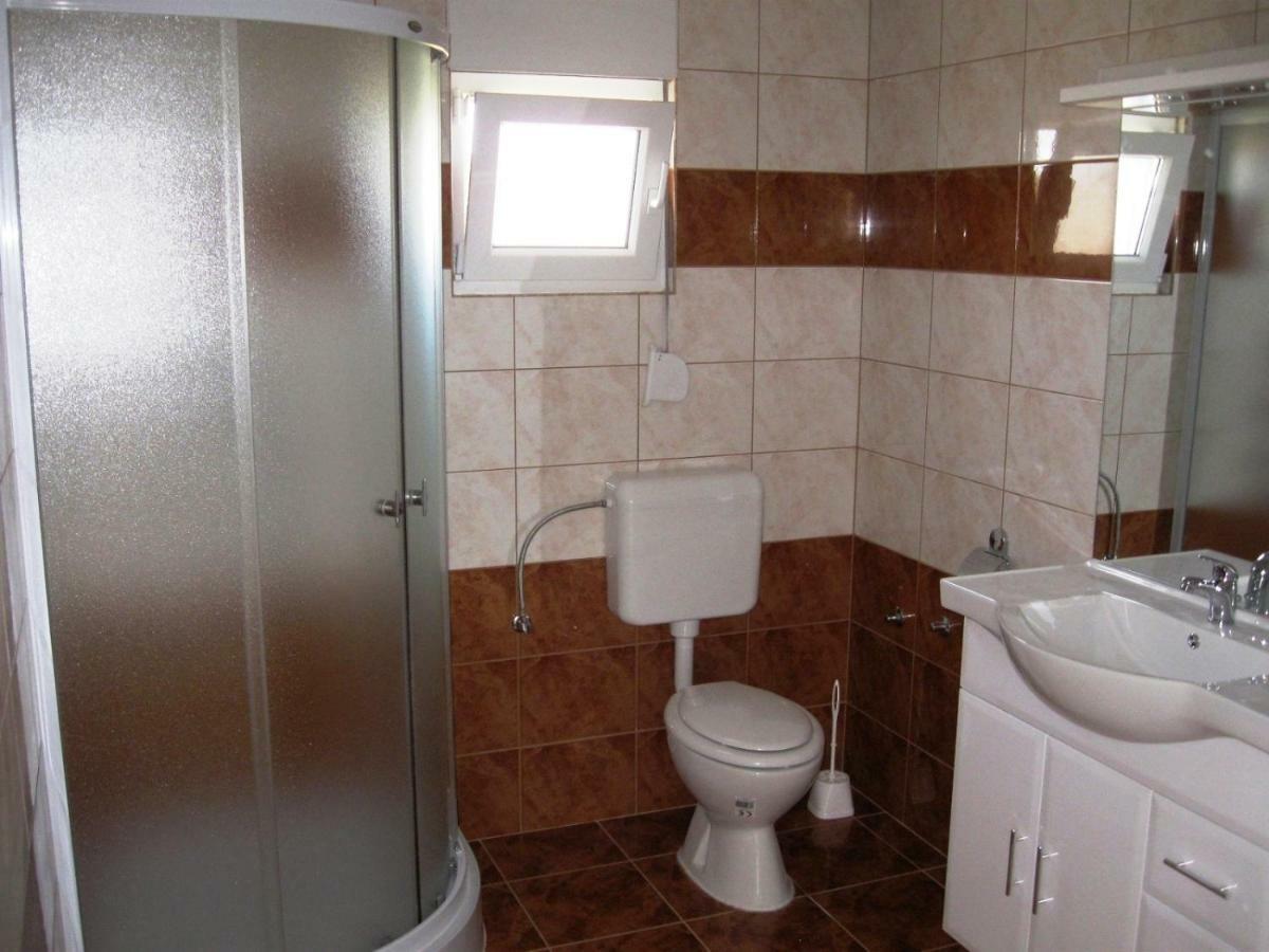 Apartmani Vjeko Vir Exterior foto