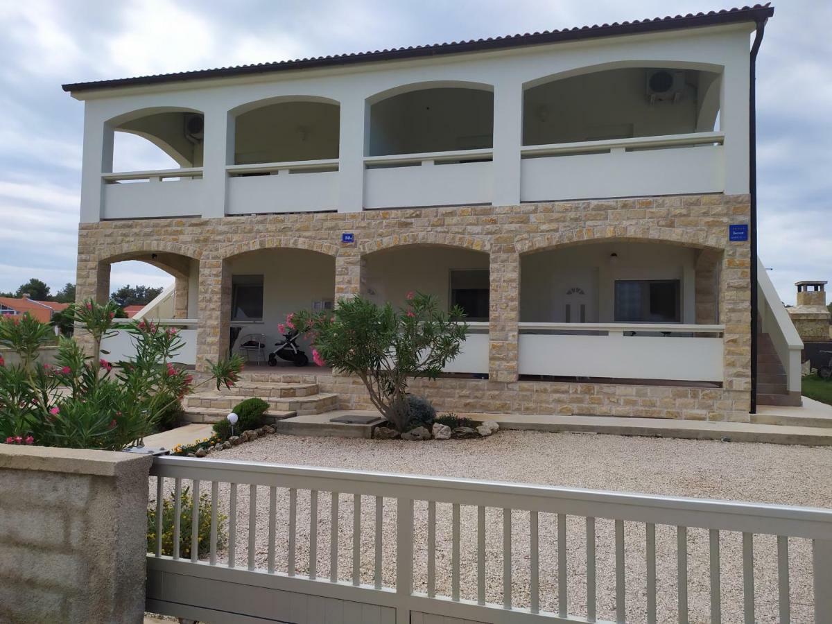 Apartmani Vjeko Vir Exterior foto